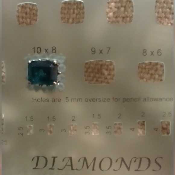 Gold Ring 14k Solid Gold/14 CZ stones surrounding Emerald Lab Created Ctr Stone - Picture 13 of 16